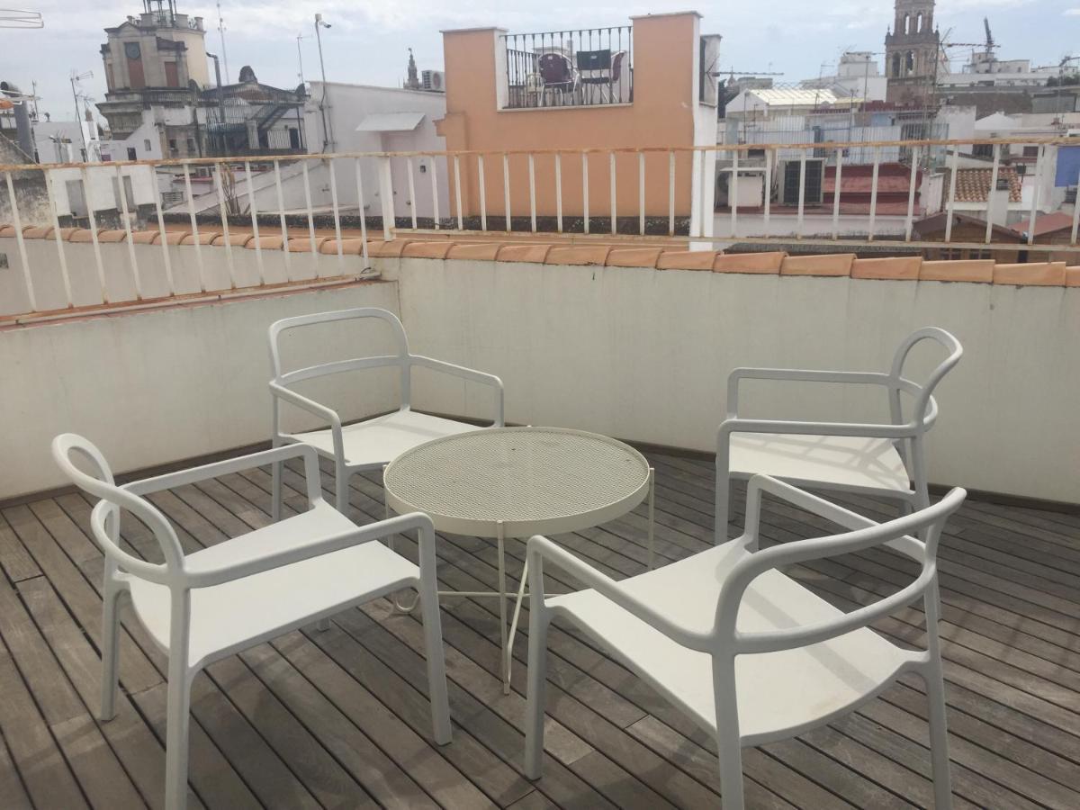 Gotoseville Gerona Suites Exterior photo