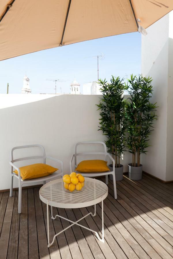 Gotoseville Gerona Suites Exterior photo